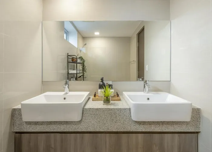 Uptown Luxe 2br With Bathtub Work And Relax In Bgc * Manila