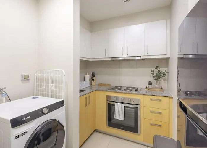 Uptown Luxe 2br With Bathtub Work And Relax In Bgc * Manila