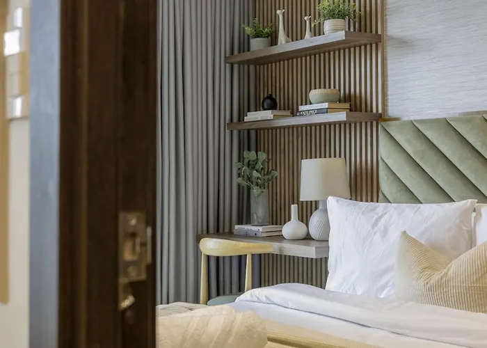 Uptown Luxe 2br With Bathtub Work And Relax In Bgc * Manila