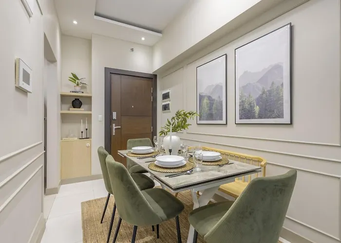 Uptown Luxe 2br With Bathtub Work And Relax In Bgc Manila