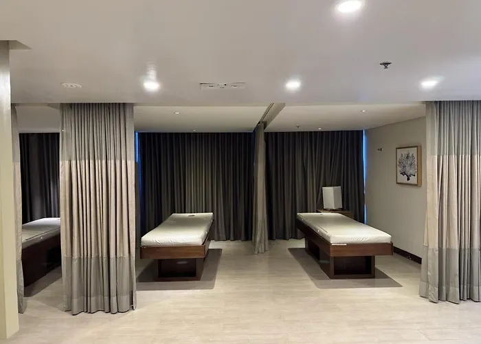 Uptown Luxe 2br With Bathtub Work And Relax In Bgc * Manila